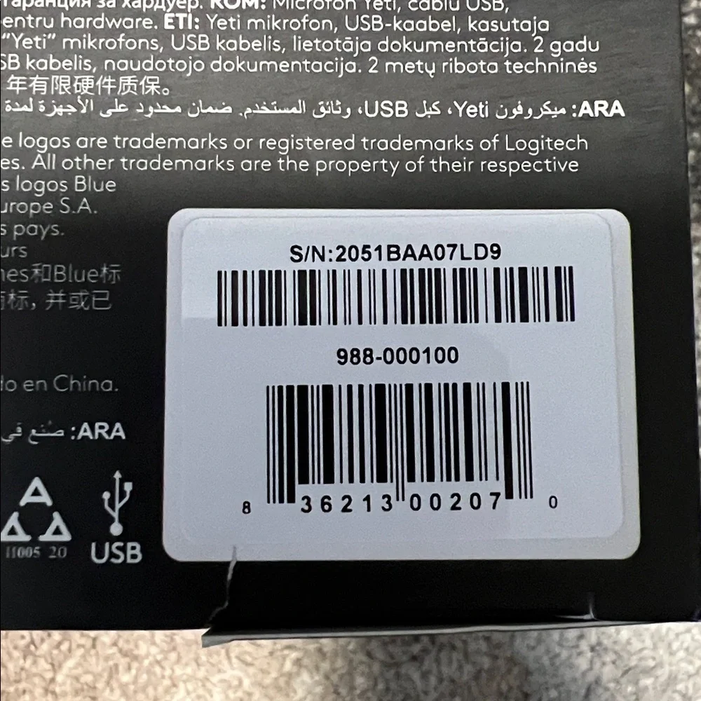 Yeti Blackout USB microphone, NIB!